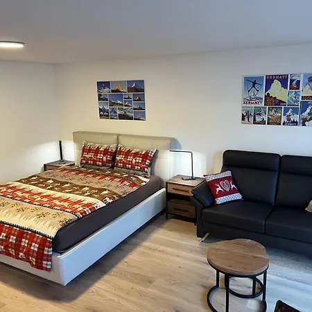 Haus Vira Апартаменти Церматт